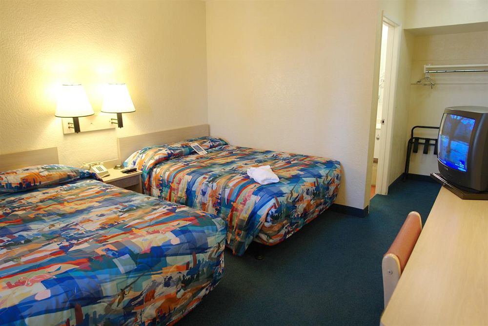 Motel 6-Youngtown, Az - Phoenix - Sun City Eksteriør billede