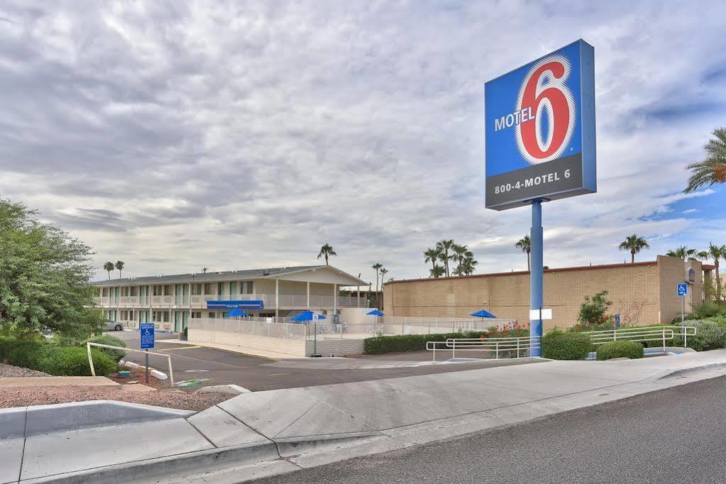 Motel 6-Youngtown, Az - Phoenix - Sun City Eksteriør billede