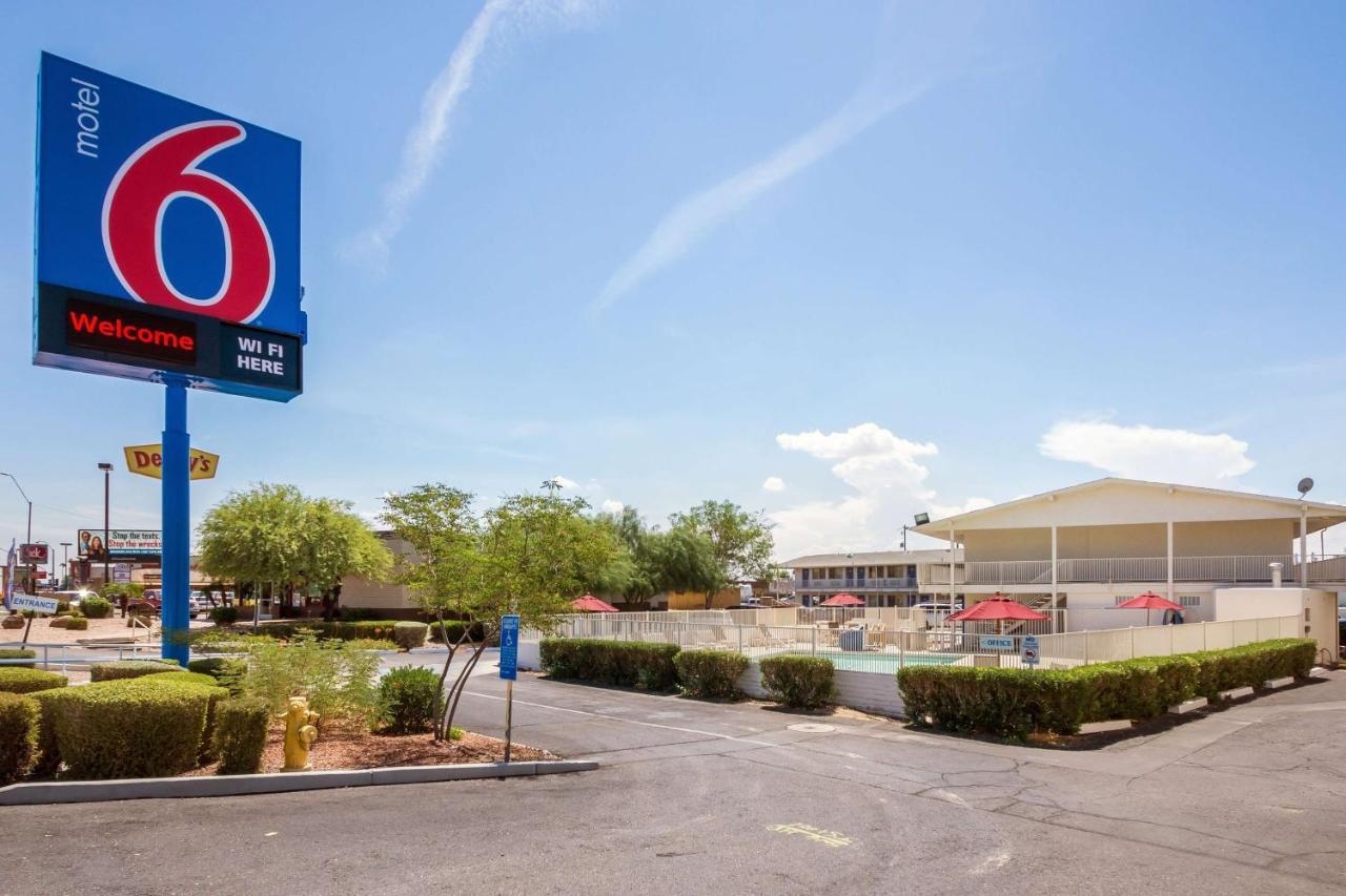 Motel 6-Youngtown, Az - Phoenix - Sun City Eksteriør billede